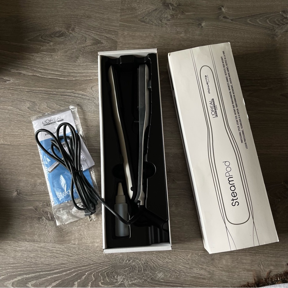 L’Oreal Steampod Flat Iron & Styler